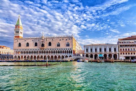 the city of 72 nations|The history of the nicknames of famous cities .